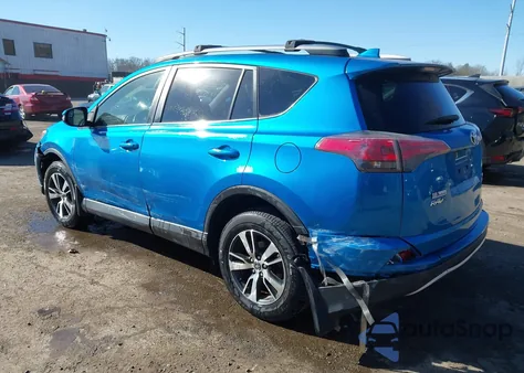 2017 Toyota Rav4 Xle z USA, uszkodzony, nr VIN JTMRFREV6HD210136